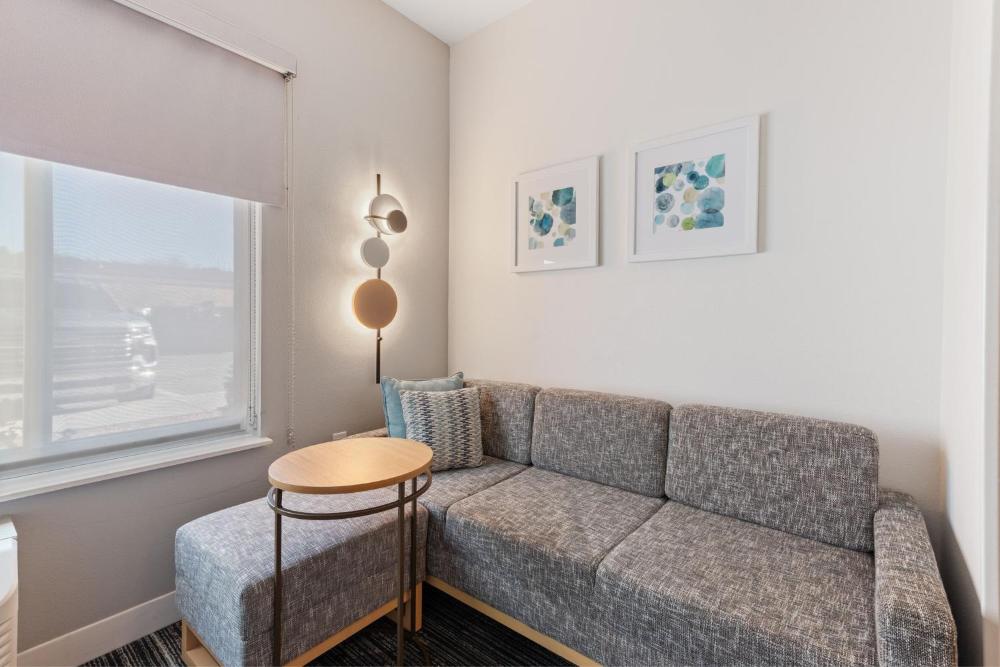 King Studio with Sofa Bed interior